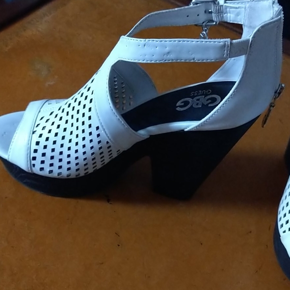 G by Guess wedge heels - Picture 3 of 4